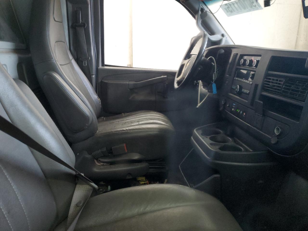 2019 Chevrolet Express G2500 VIN: 1GCWGAFPXK1195148 Lot: 90101115