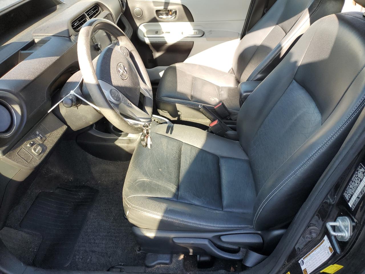 2012 Toyota Prius C VIN: JTDKDTB33C1026225 Lot: 80702365