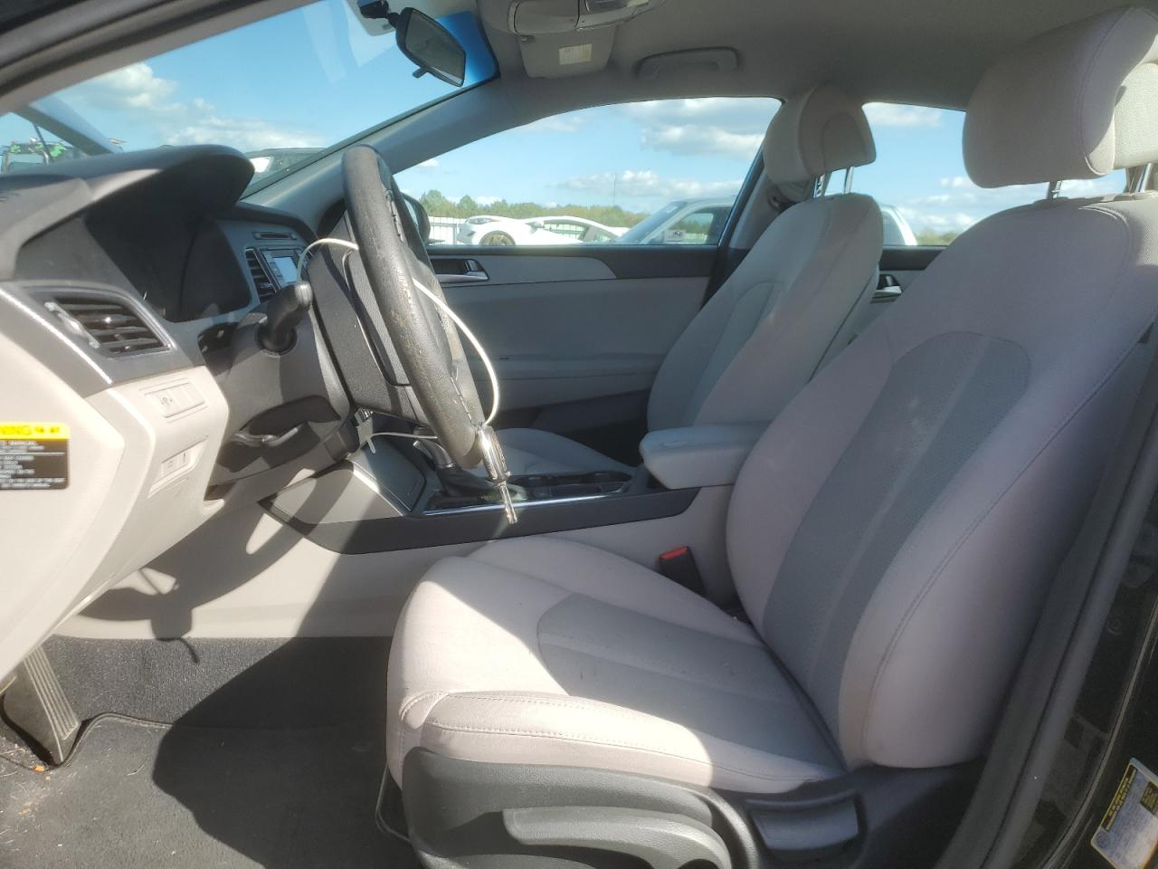 2015 Hyundai Sonata Se VIN: 5NPE24AF2FH153677 Lot: 82283345