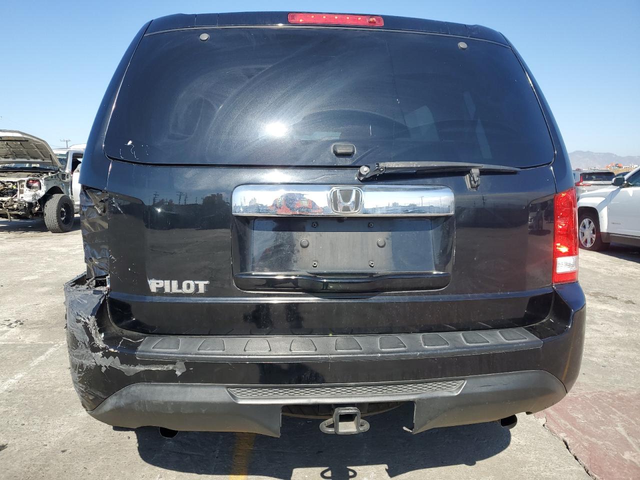 2015 Honda Pilot Lx VIN: 5FNYF3H28FB030379 Lot: 82264705