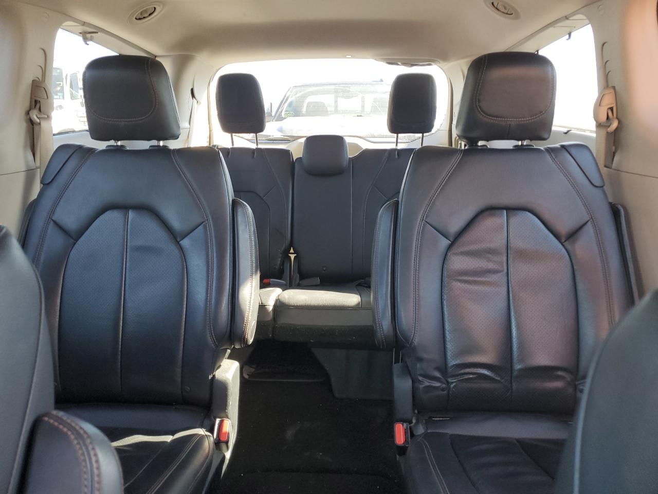 2018 Chrysler Pacifica Touring L VIN: 2C4RC1BG5JR141703 Lot: 85354215