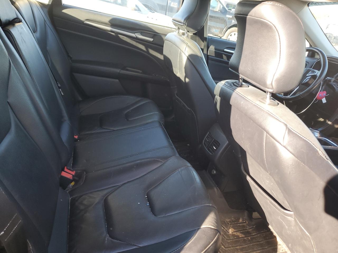 2018 Ford Fusion Titanium/Platinum VIN: 3FA6P0D98JR207158 Lot: 82714195