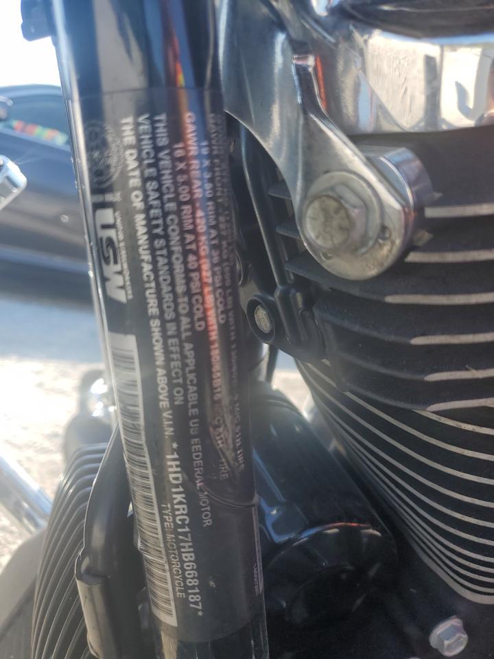 2017 Harley-Davidson Flhxs Street Glide Special VIN: 1HD1KRC17HB668187 Lot: 85721185