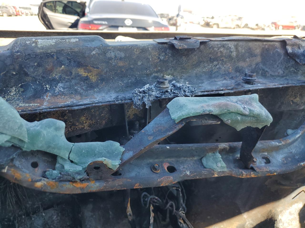 2003 Chevrolet Tahoe C1500 VIN: 1GNEC13T03R208931 Lot: 82666295