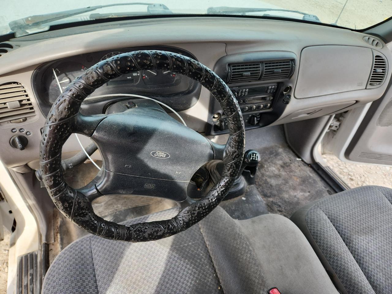 1998 Ford Ranger VIN: 1FTYR10C0WUB16888 Lot: 87385295