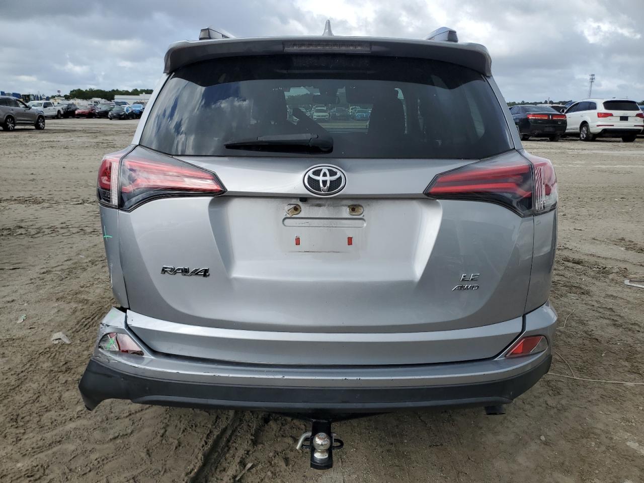 2018 Toyota Rav4 Le VIN: JTMBFREV9JJ226100 Lot: 82005705