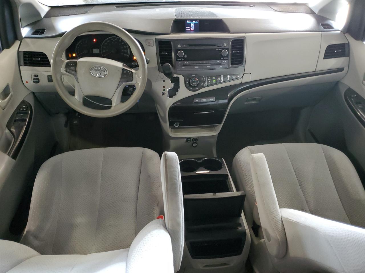 2014 Toyota Sienna Le VIN: 5TDKK3DC3ES470634 Lot: 84888785