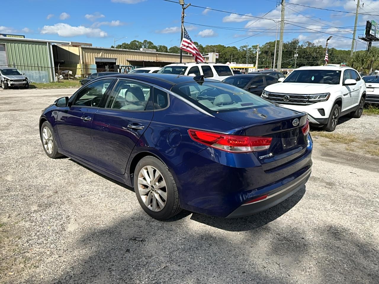 2018 Kia Optima Ex VIN: 5XXGU4L3XJG202215 Lot: 90853255