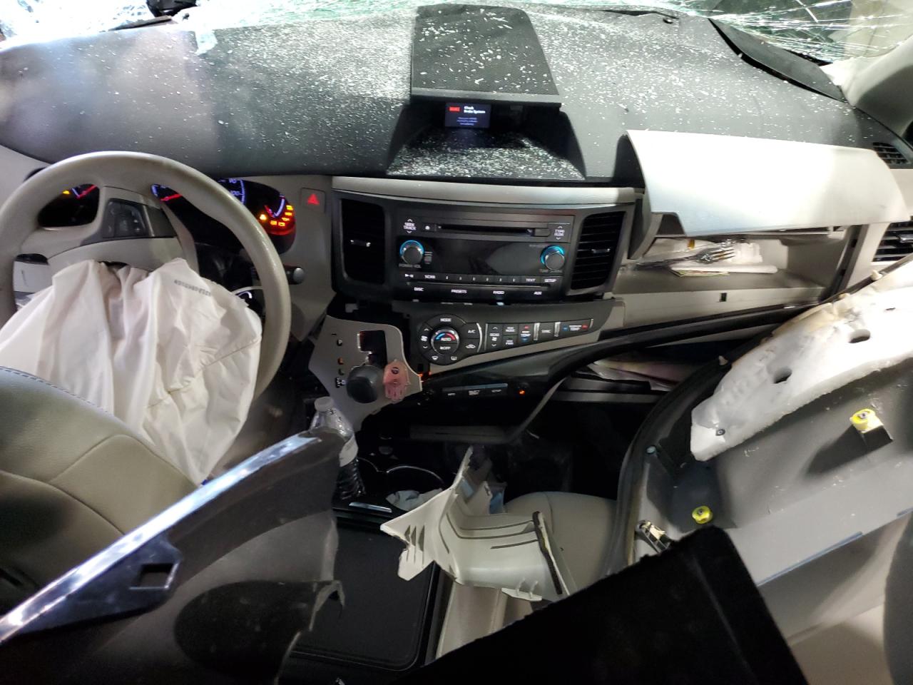 2014 Toyota Sienna Le VIN: 5TDKK3DC1ES476030 Lot: 86237105