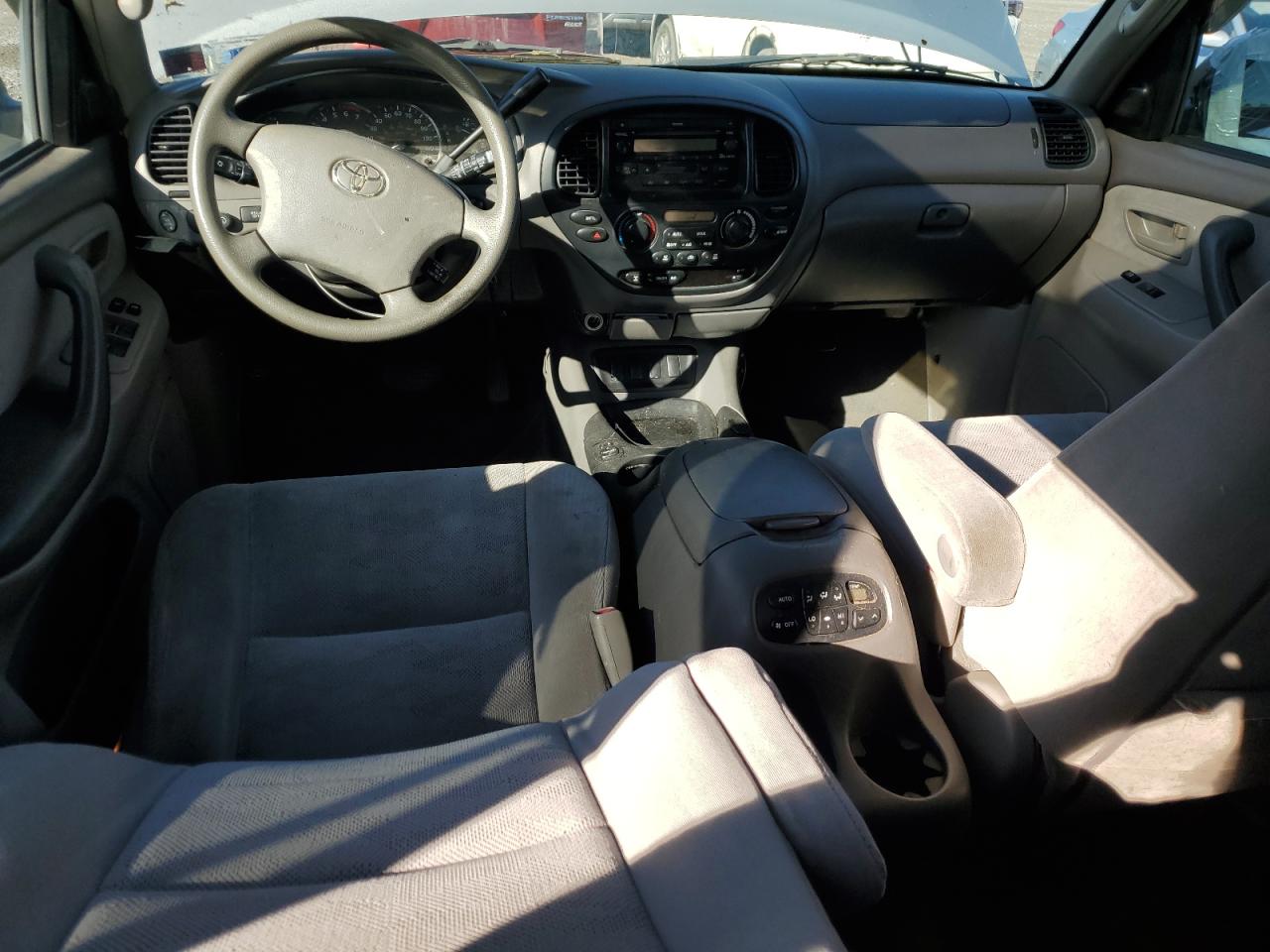 2005 Toyota Sequoia Sr5 VIN: 5TDBT44AX5S255768 Lot: 85342335
