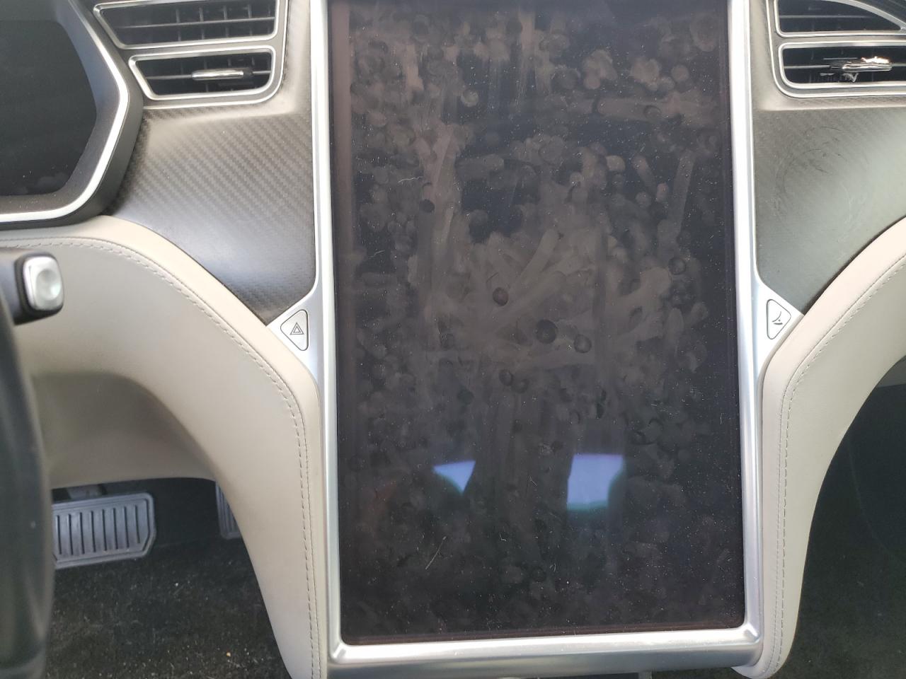 2015 Tesla Model S 85D VIN: 5YJSA1H27FF086595 Lot: 82736875