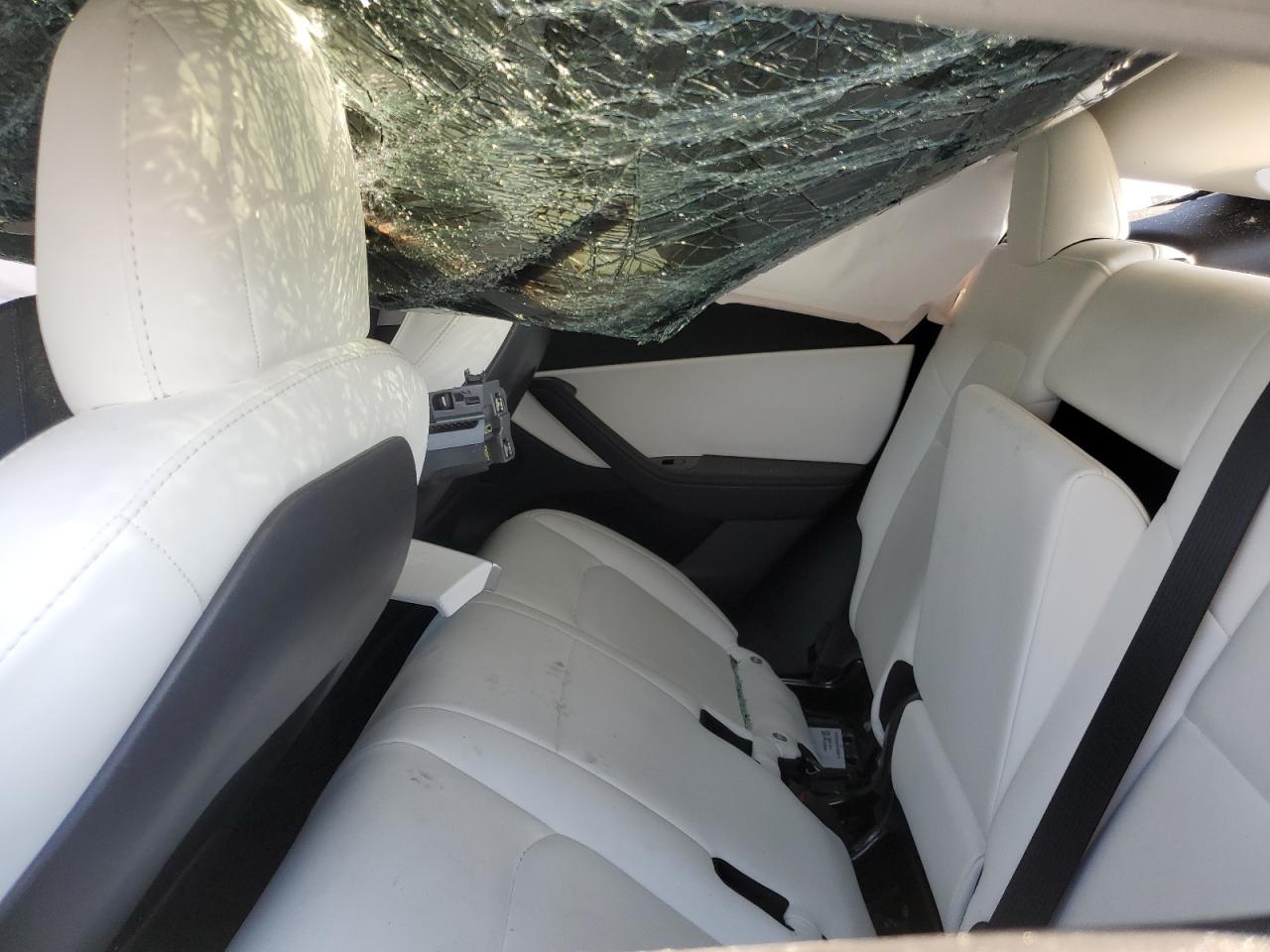 2021 Tesla Model Y VIN: 5YJYGDEE4MF092960 Lot: 85853035