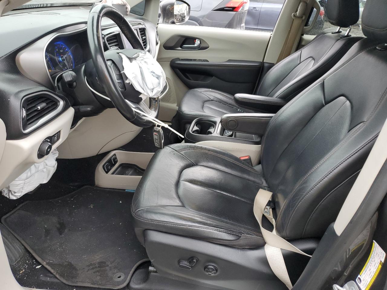 2020 Chrysler Pacifica Touring L VIN: 2C4RC1BG4LR131750 Lot: 90693585