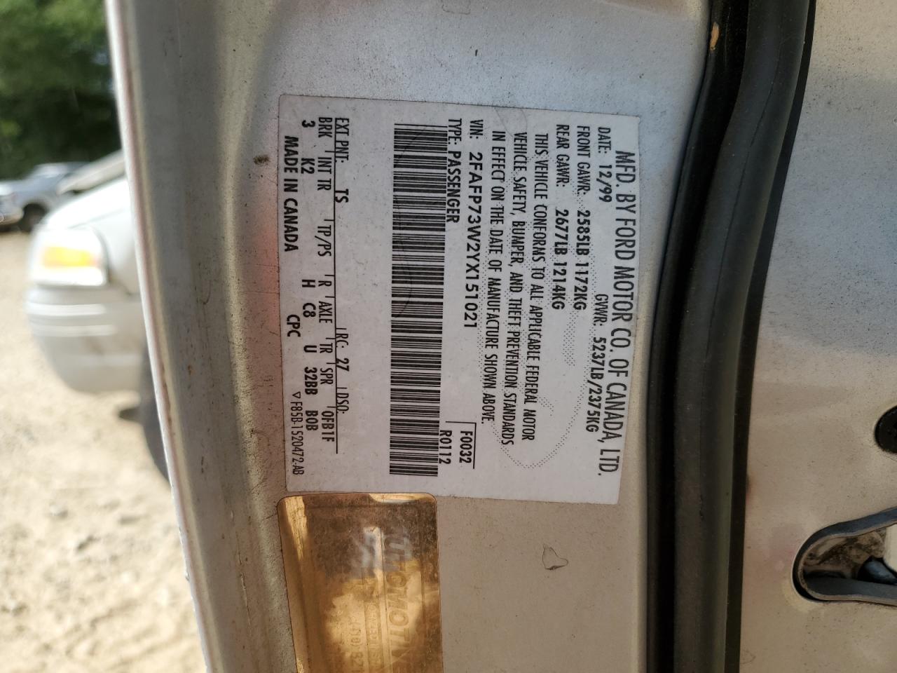 2000 Ford Crown Victoria VIN: 2FAFP73W2YX151021 Lot: 85282615