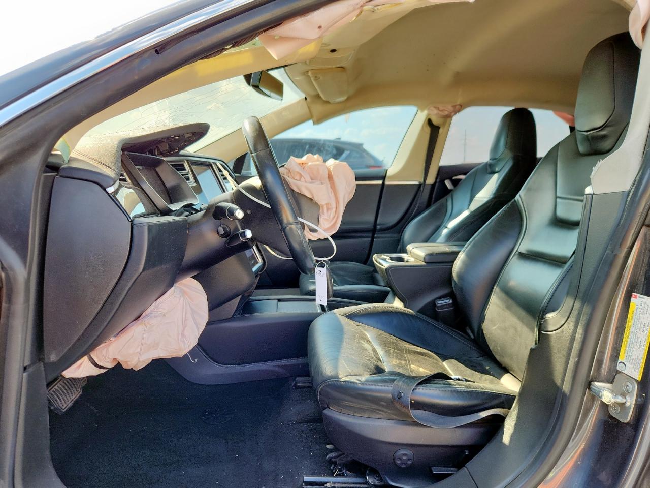 2015 Tesla Model S 70D VIN: 5YJSA1S27FF086590 Lot: 85160355