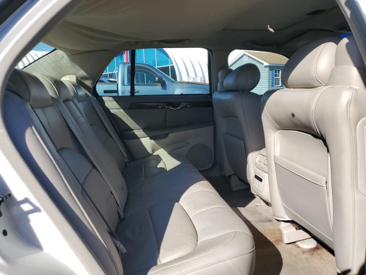 2000 Cadillac Deville Dts VIN: 1G6KF5799YU225775 Lot: 82356815