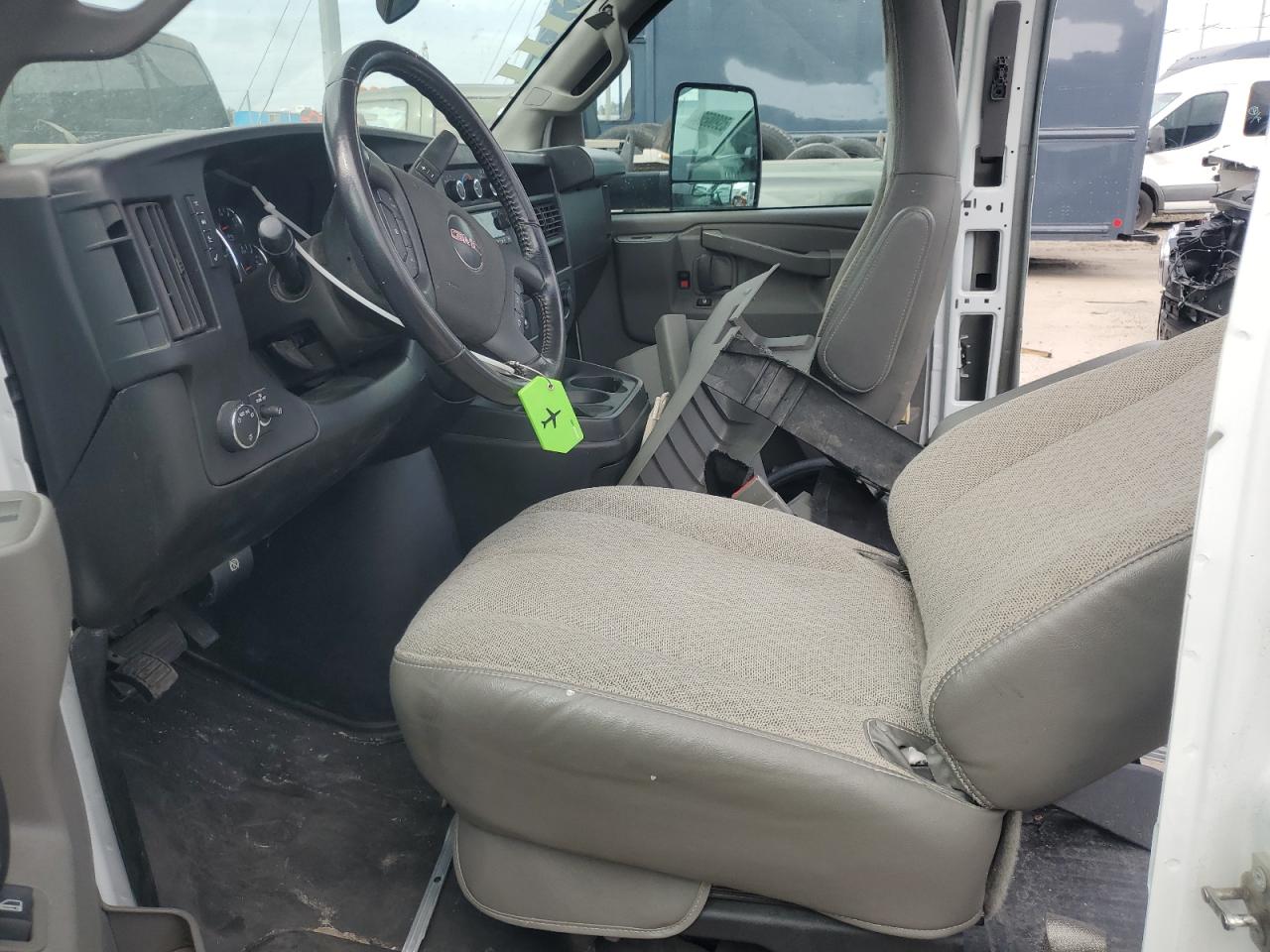 2022 GMC Savana Cutaway G3500 VIN: 7GZ37TC72NN011887 Lot: 80500925