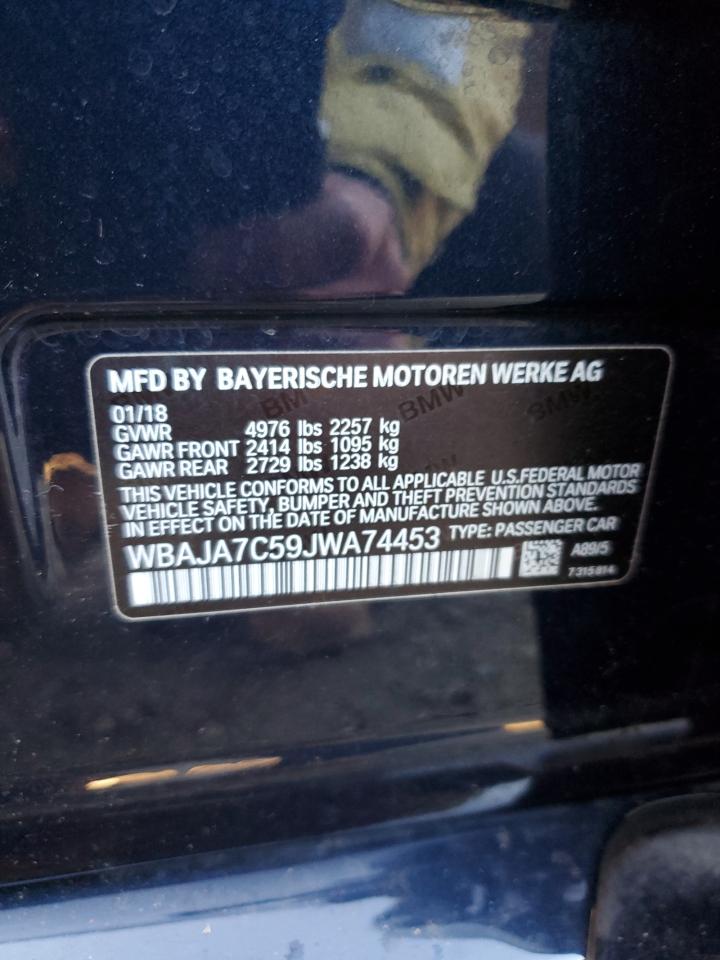 Фото: WBAJA7C59JWA74453