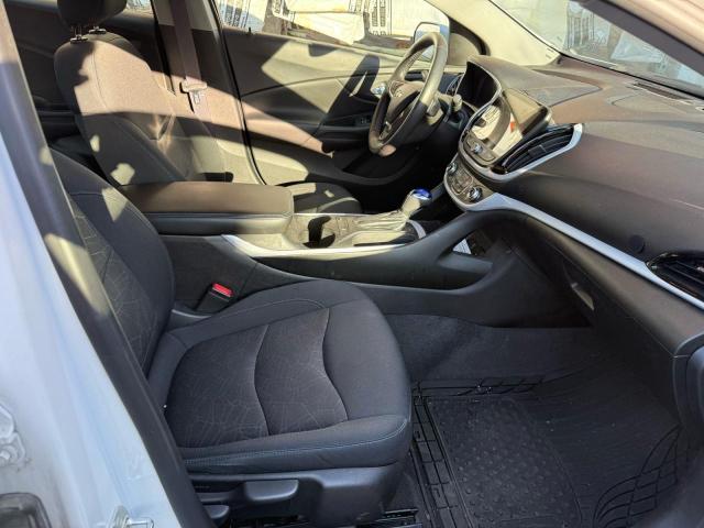 Hatchbacks CHEVROLET VOLT 2017 Biały