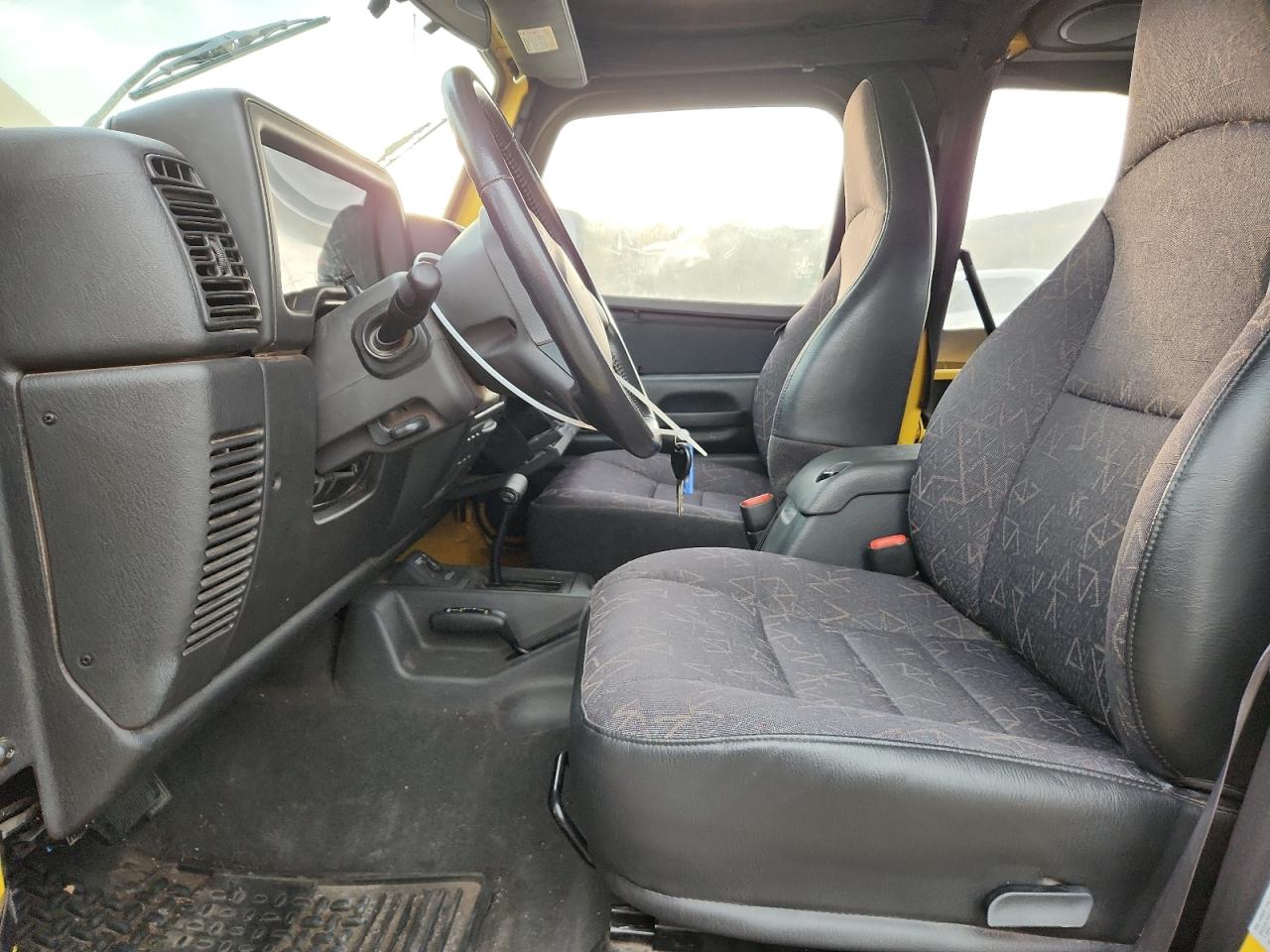 2002 Jeep Wrangler / Tj Sport VIN: 1J4FA49S42P753702 Lot: 85365145