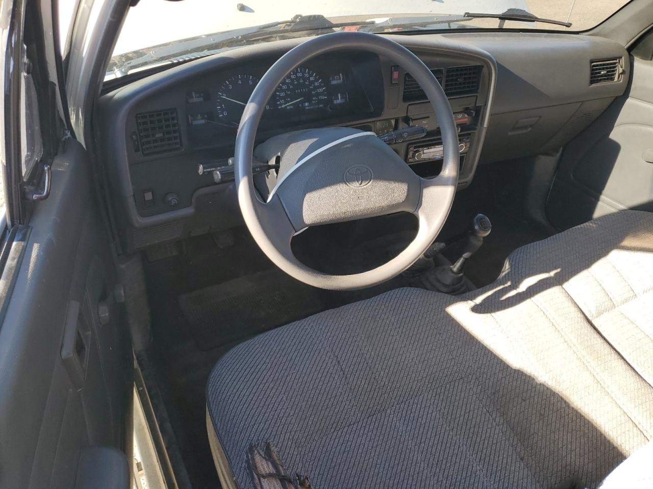 1992 Toyota Pickup 1/2 Ton Long Wheelbase Dlx VIN: JT4RN02P0N7002896 Lot: 84232485