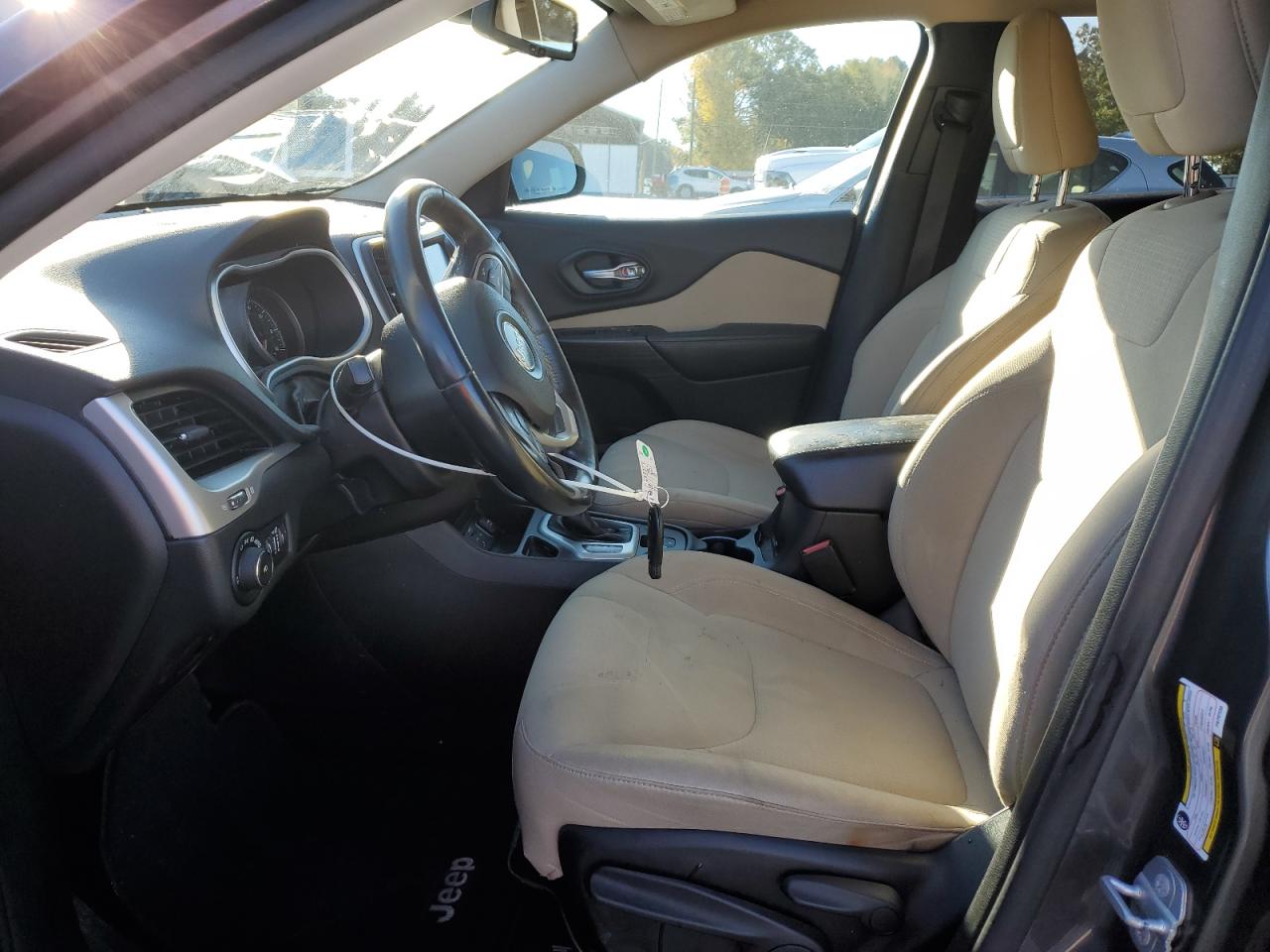 2015 Jeep Cherokee Latitude VIN: 1C4PJLCS6FW707233 Lot: 90861385