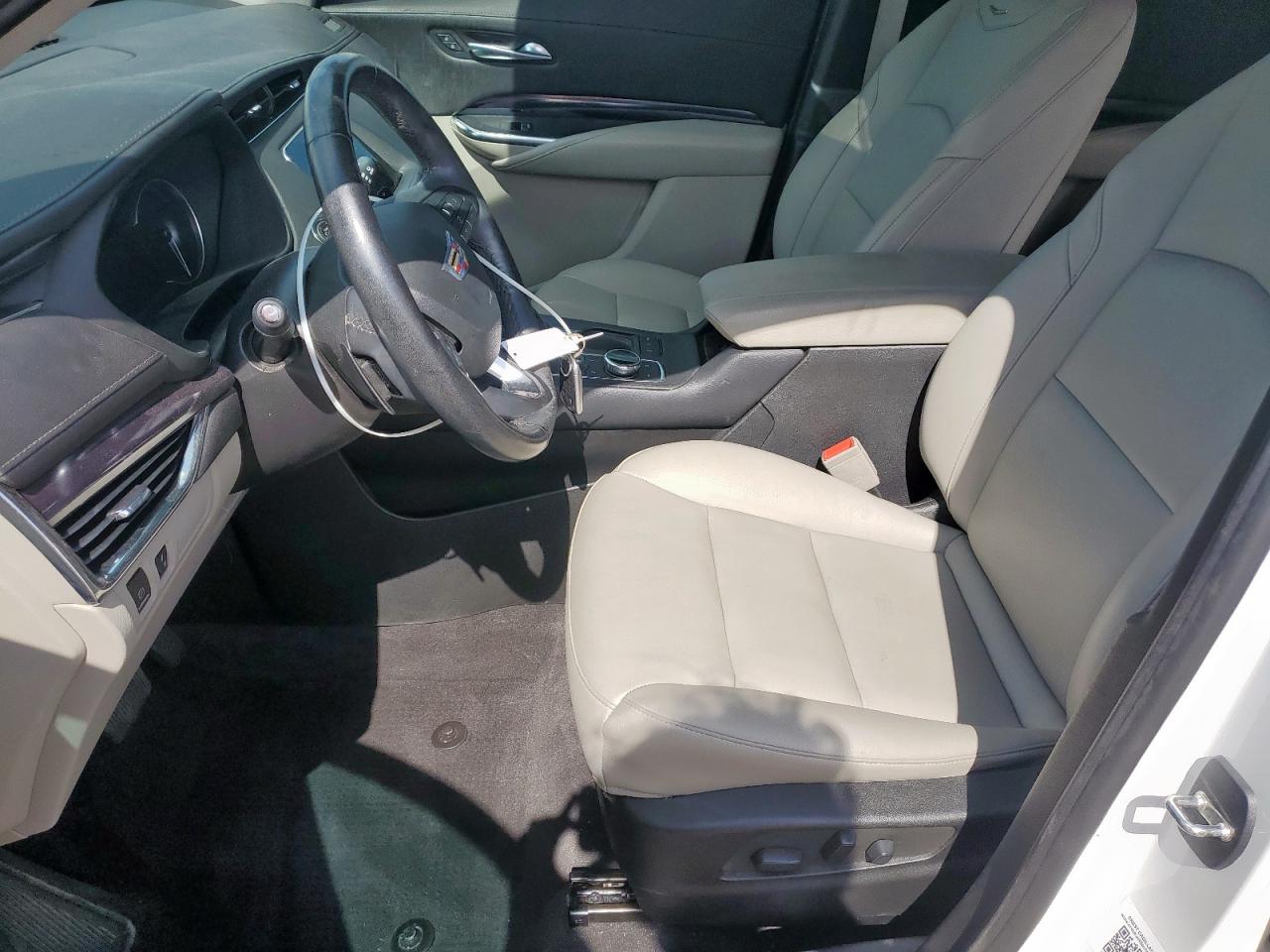 2023 Cadillac Xt4 Luxury VIN: 1GYAZAR4XPF121724 Lot: 82312465