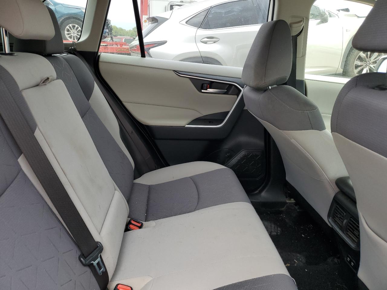 2019 Toyota Rav4 Xle VIN: JTMP1RFV0KD039492 Lot: 82231295