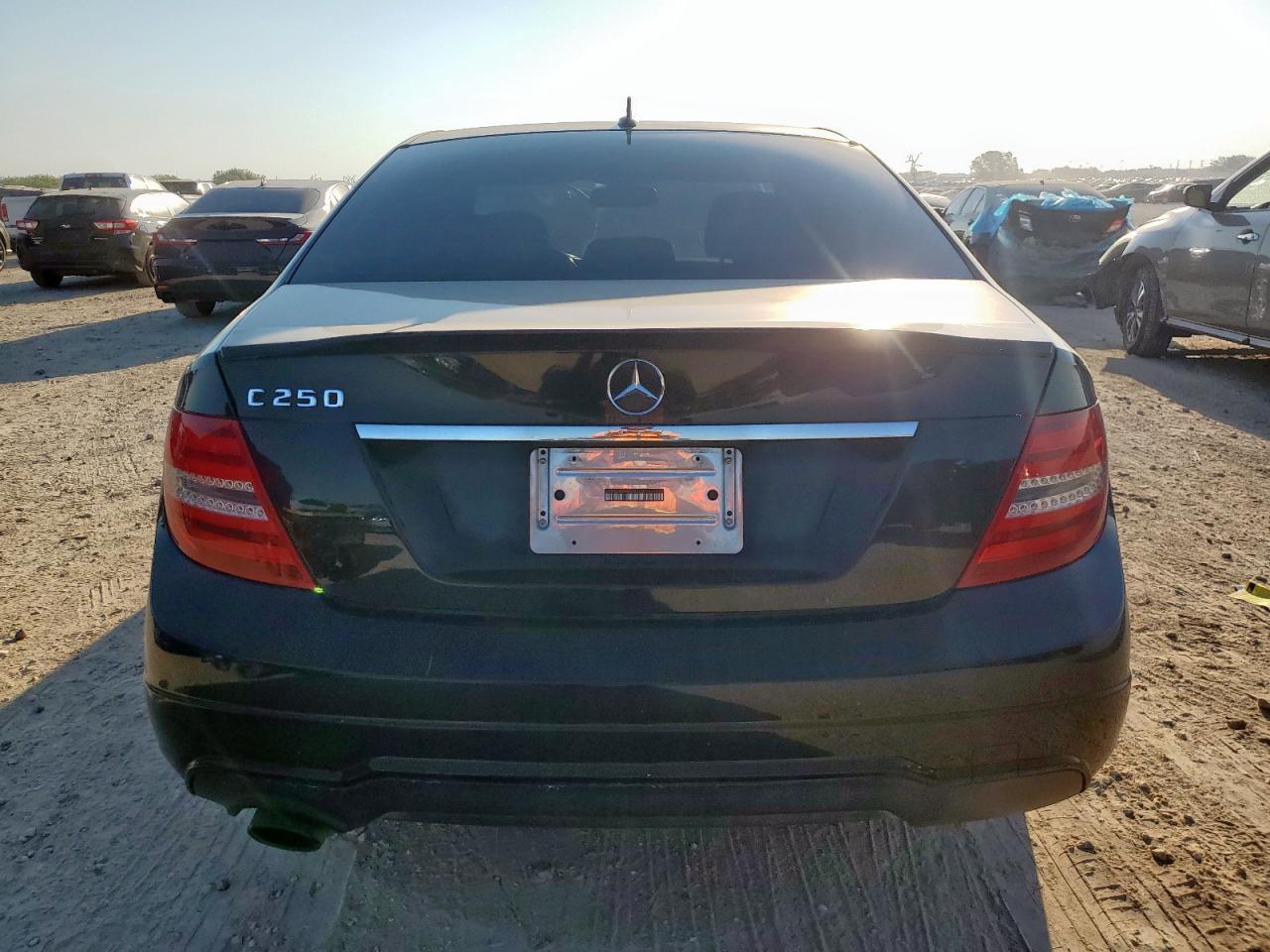 2014 Mercedes-Benz C 250 VIN: WDDGF4HB9EG255115 Lot: 84395785