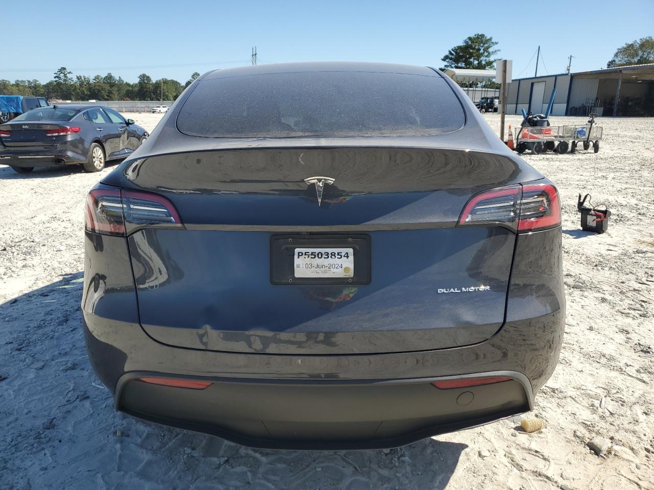 2024 Tesla Model Y VIN: 7SAYGDEE0RA270466 Lot: 81958305
