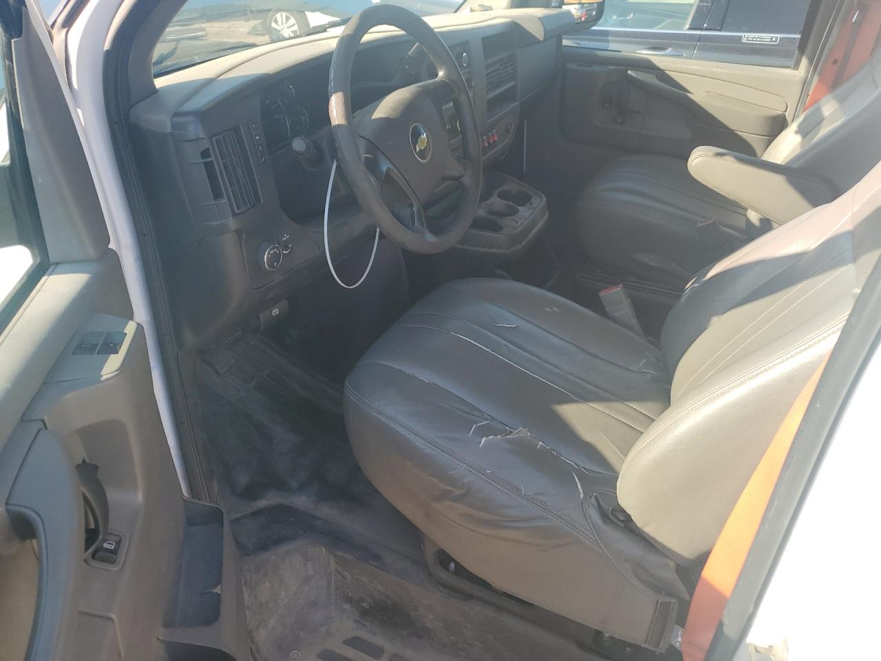 2015 Chevrolet Express G2500 VIN: 1GCWGFCF0F1220315 Lot: 86242975