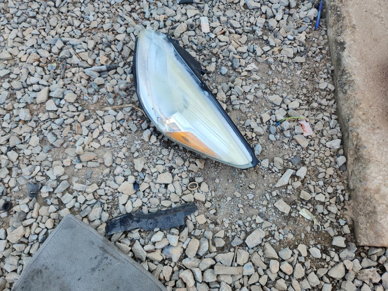 2016 Ford Escape Se VIN: 1FMCU0G98GUB11285 Lot: 85265025