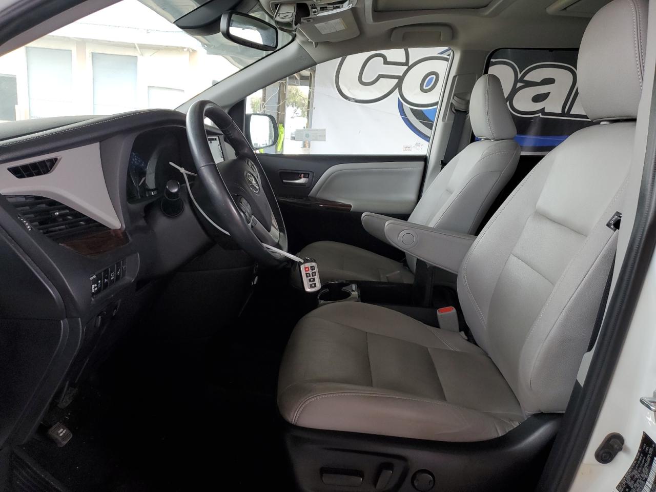 2020 Toyota Sienna Xle VIN: 5TDDZ3DCXLS240557 Lot: 82214525