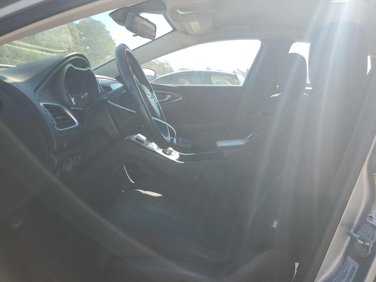 2015 Chrysler 200 Limited VIN: 1C3CCCABXFN659676 Lot: 90450365