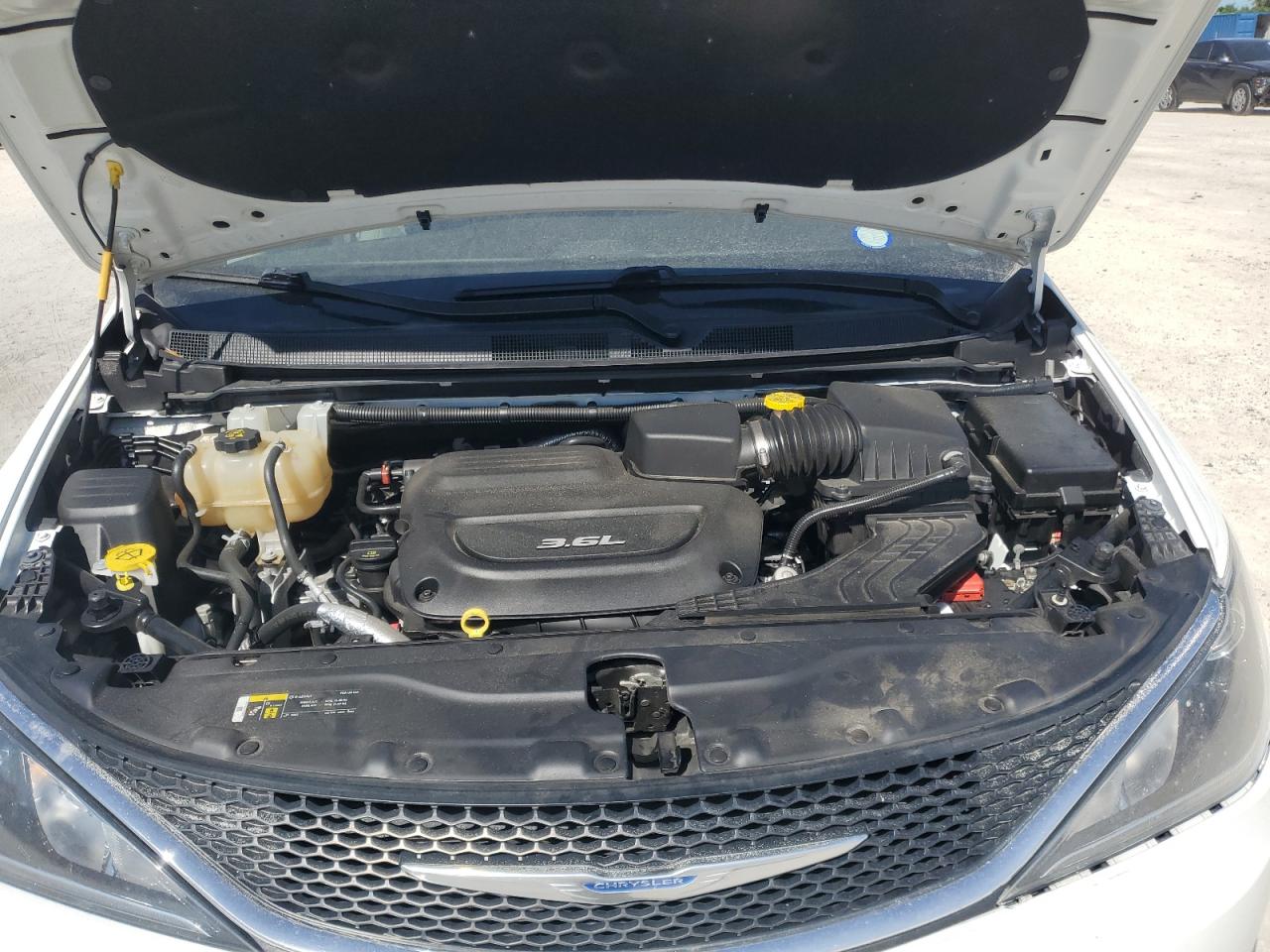 2018 Chrysler Pacifica Touring Plus VIN: 2C4RC1FG0JR193556 Lot: 82472555