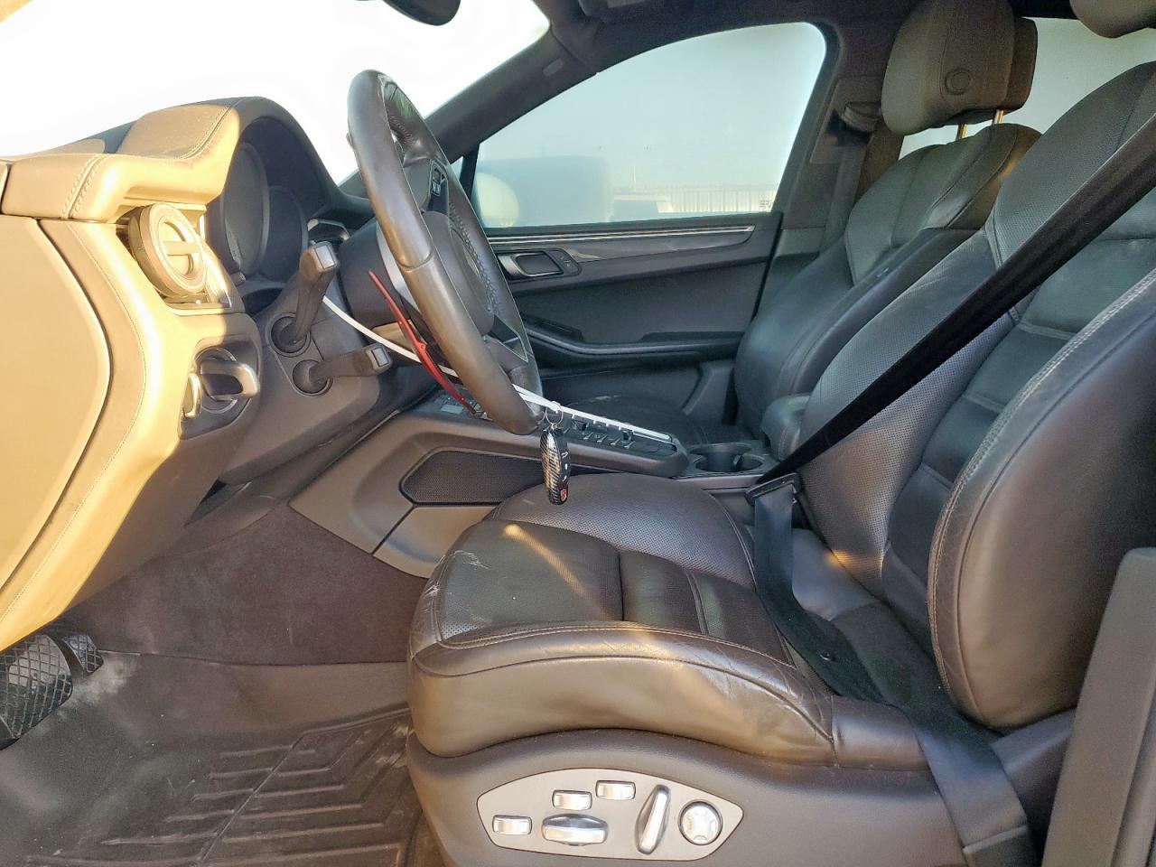 2016 Porsche Macan Turbo VIN: WP1AF2A50GLB91774 Lot: 90660205