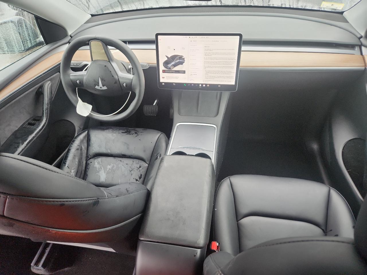 2024 Tesla Model Y VIN: 7SAYGDED9RF018824 Lot: 89921355