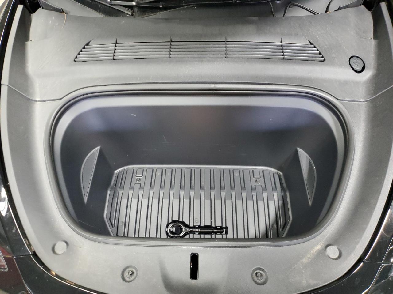 2023 Tesla Model Y VIN: 7SAYGDEE6PA181370 Lot: 89869915