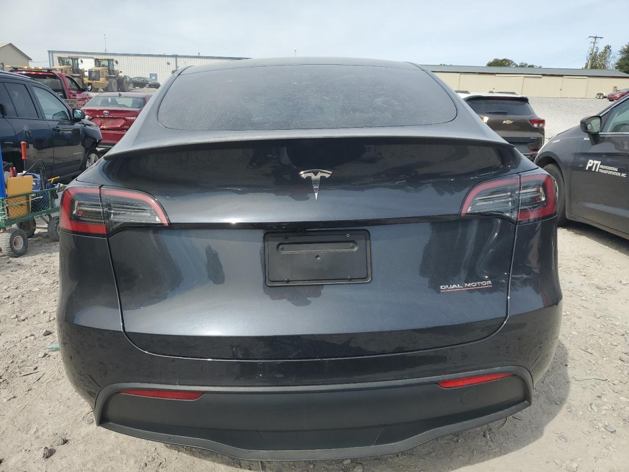 2025 Tesla Model Y VIN: 7SAYGDEF8SA339791 Lot: 89890825