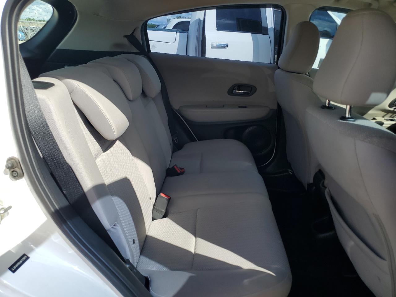 2018 Honda Hr-V Lx VIN: 3CZRU5H38JM705015 Lot: 82361935