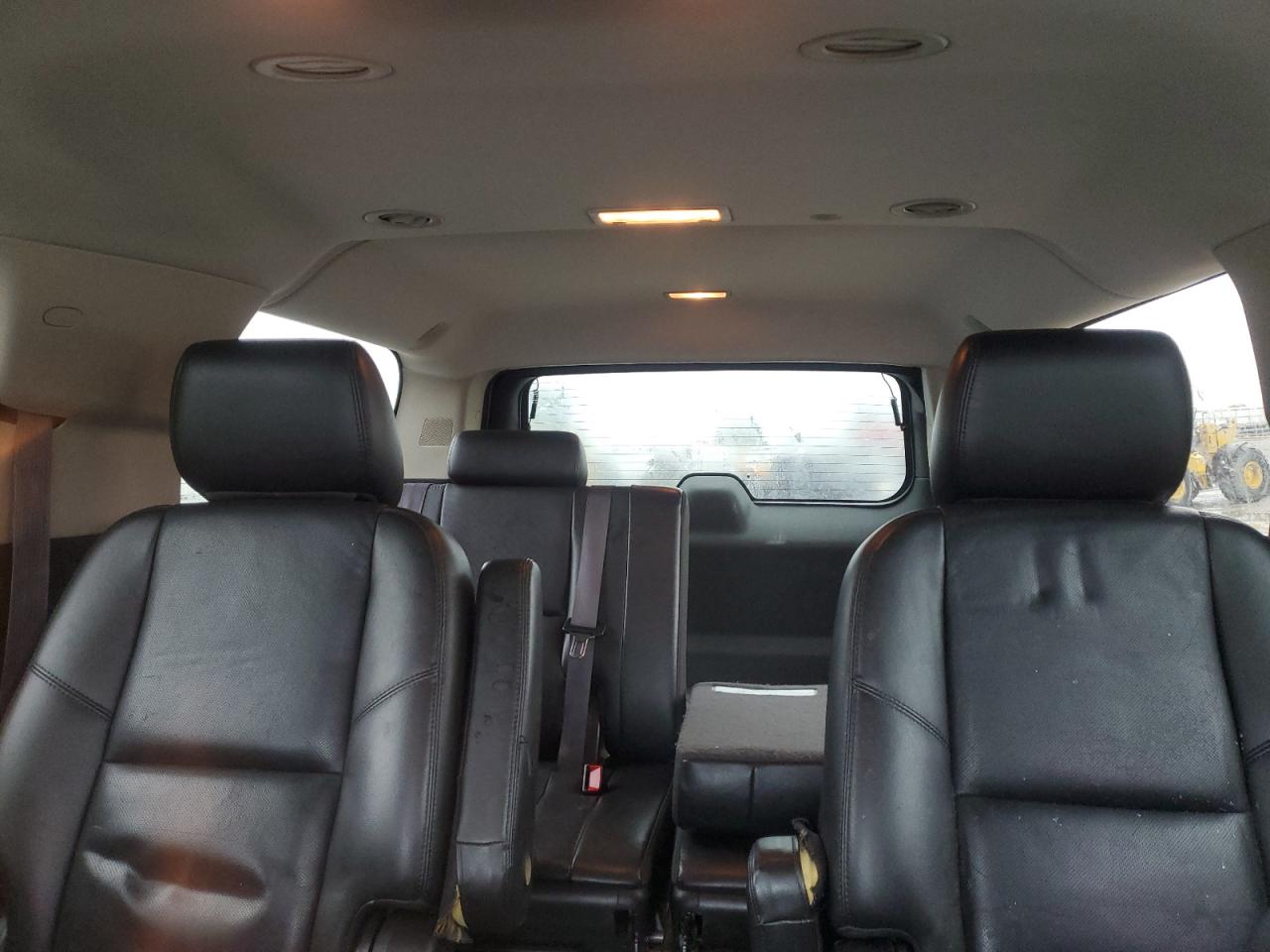 2011 GMC Yukon Xl K1500 Slt VIN: 1GKS2KE32BR276233 Lot: 90106805