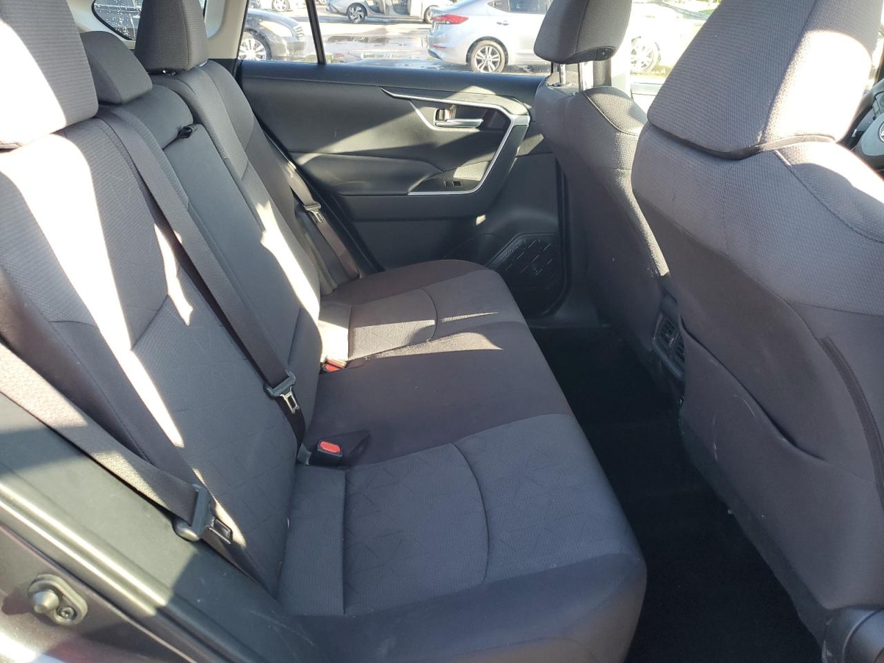 2019 Toyota Rav4 Xle VIN: JTMW1RFV8KD504287 Lot: 82335165