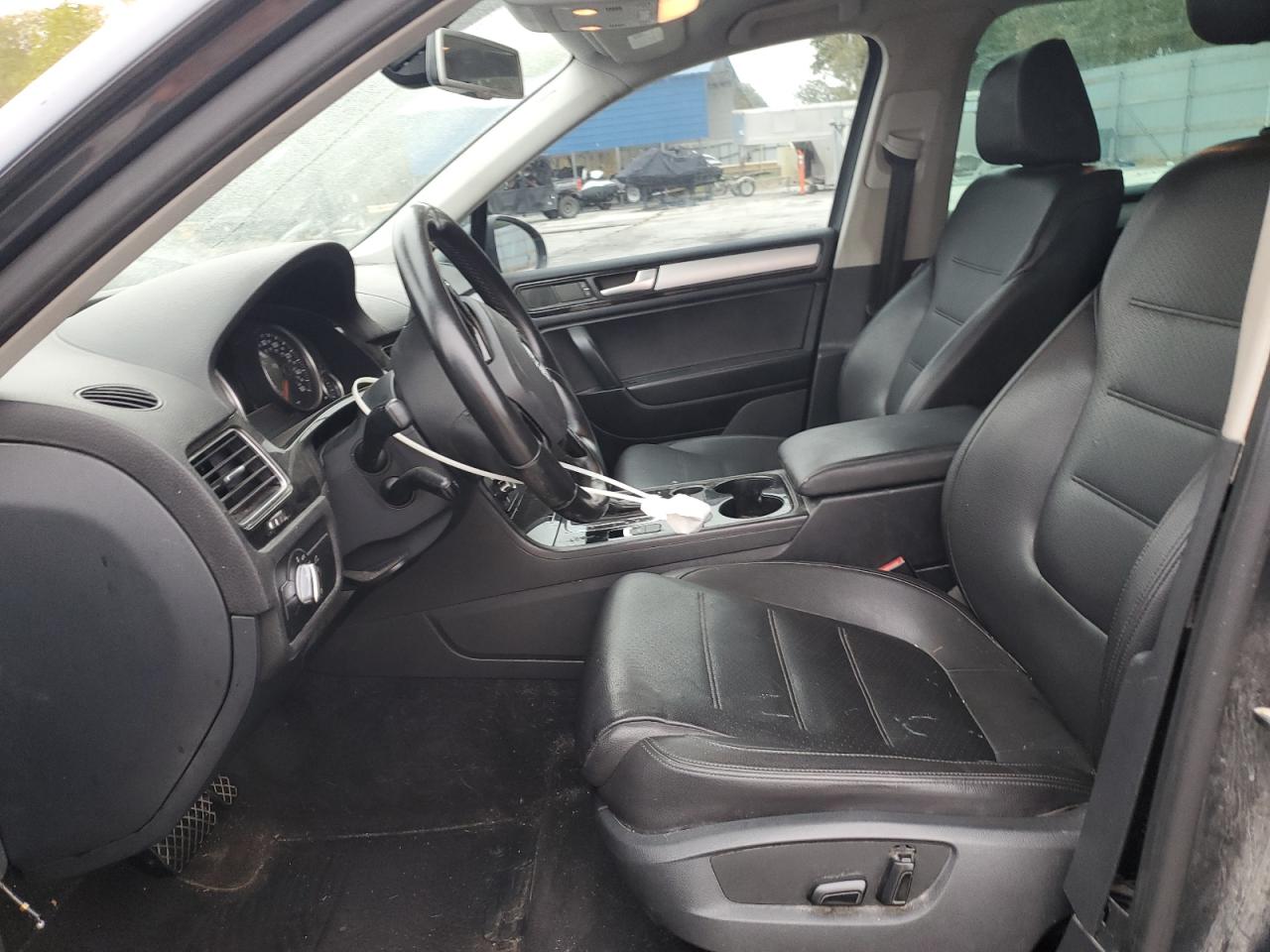 2013 Volkswagen Touareg V6 VIN: WVGEF9BP0DD009679 Lot: 89855135