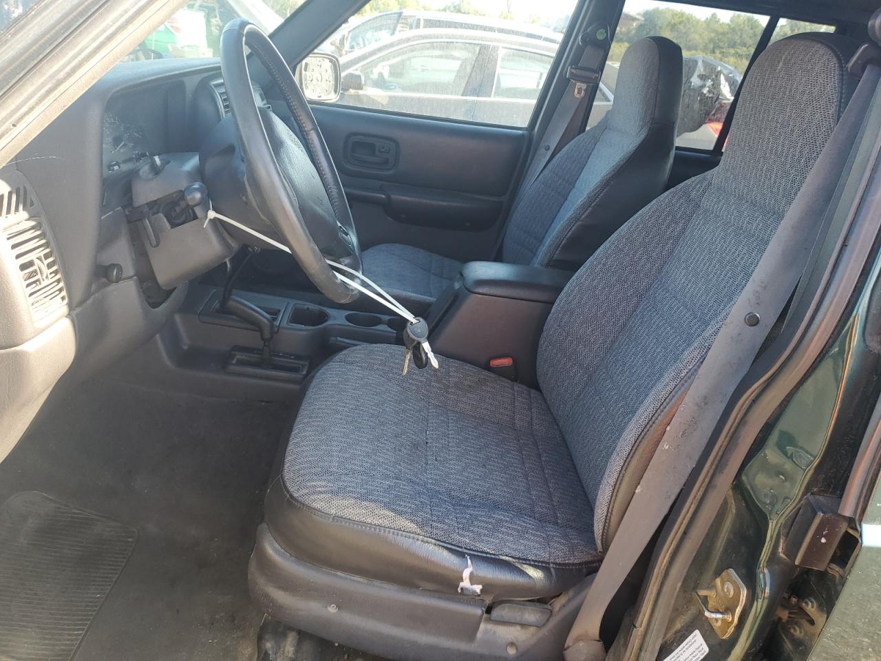 2001 Jeep Cherokee Sport VIN: 1J4FF48S01L522966 Lot: 85549165