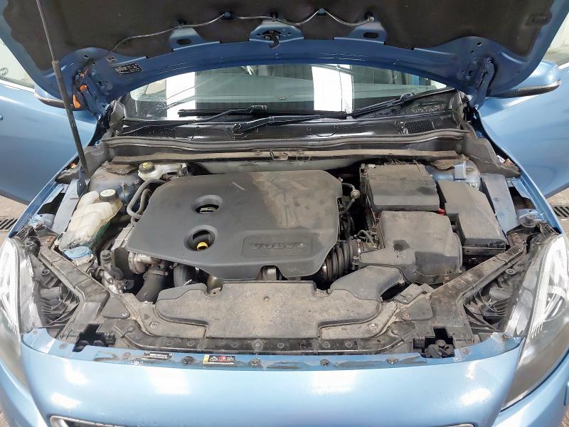 2015 VOLVO V40 SE LUX NAV D2 AUTO 