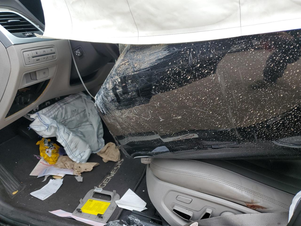 2015 Hyundai Genesis 3.8L VIN: KMHGN4JE1FU060786 Lot: 82304255