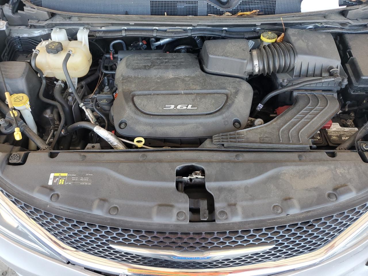 2018 Chrysler Pacifica Touring L VIN: 2C4RC1BG5JR290774 Lot: 84879015