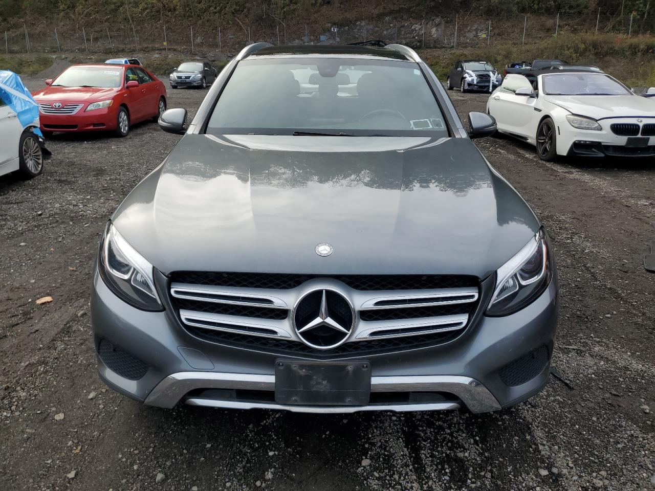 Фото: WDC0G4KB4HF234209