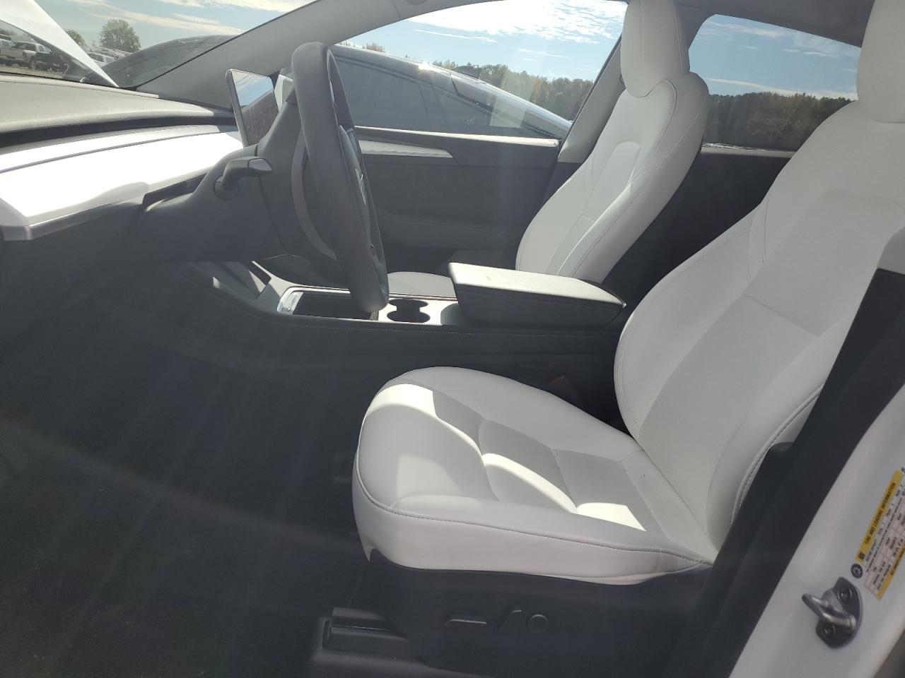 2024 Tesla Model Y VIN: 7SAYGAEEXRF981884 Lot: 82370495