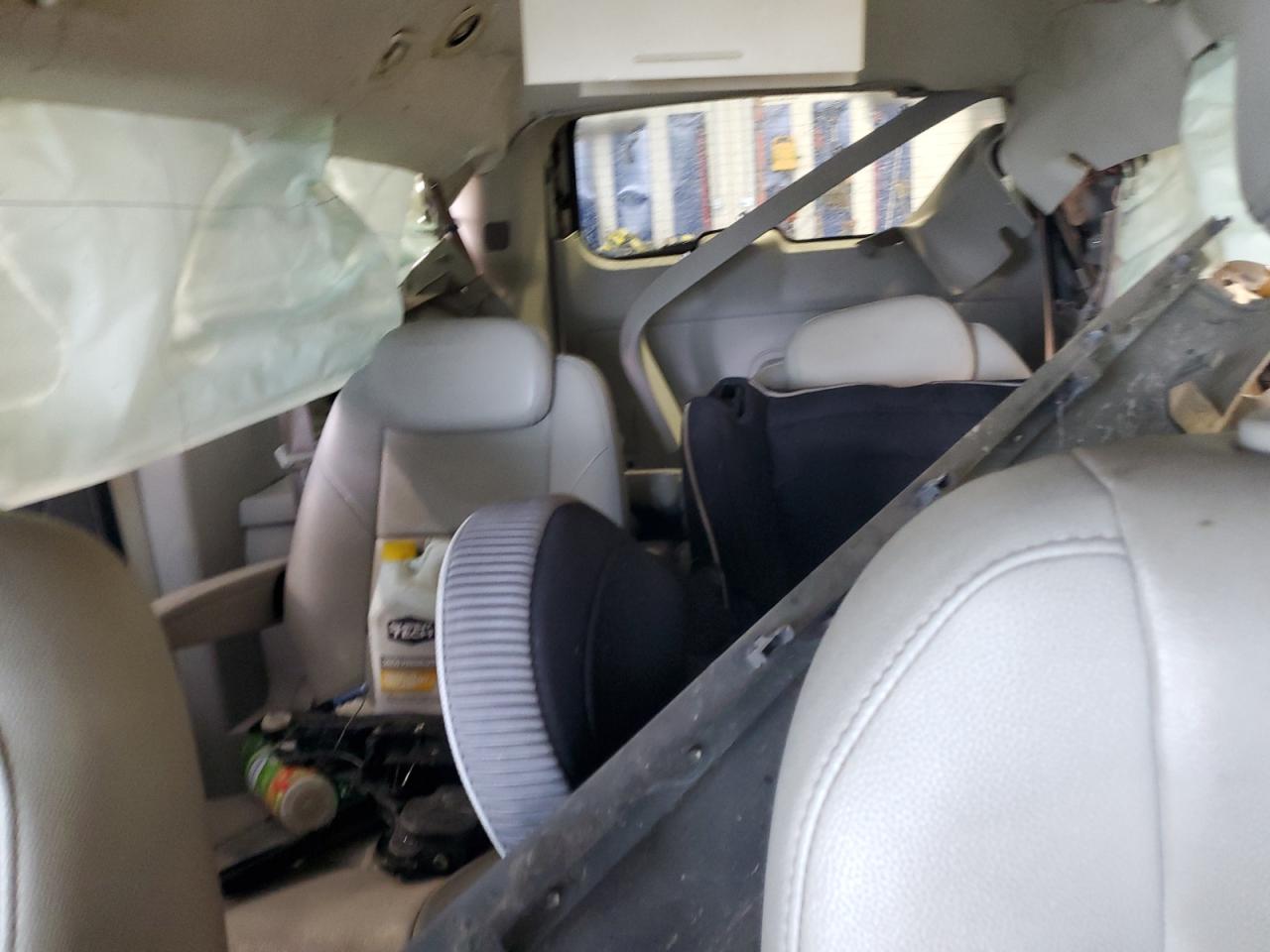 2008 Chrysler Town & Country Touring VIN: 2A8HR54P18R658384 Lot: 89918855